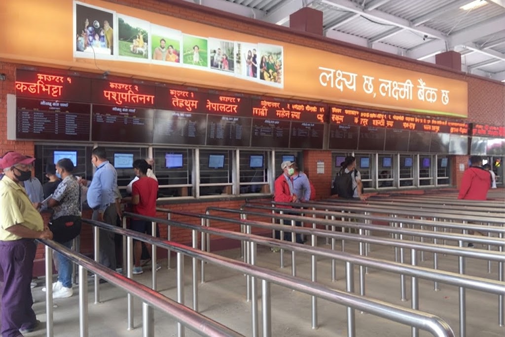 बाढीपहिरोका कारण दसैंको अग्रिम टिकट बुकिङ अन्योलमा, सडक सुरक्षित भएपछि मात्रै खुलाइने
